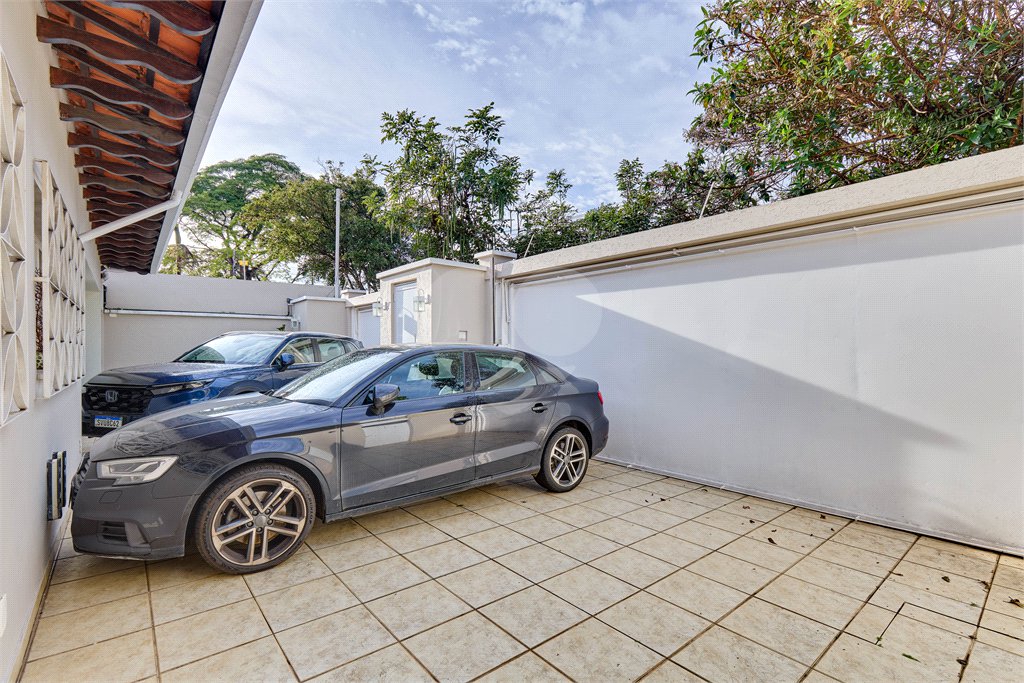 Casa de Vila à venda com 4 quartos, sendo 2 suítes, em Campo Grande, São Paulo, SP