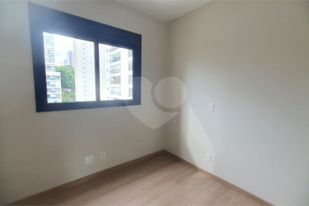 Apartamento à venda com 3 quartos, sendo 1 suíte,  em Pinheiros, São Paulo, SP