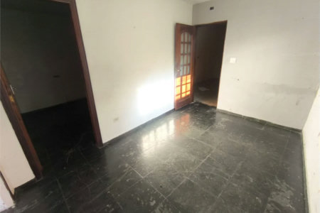 Casa à venda com 3 quartos em Jardim das Esmeraldas, São Paulo, SP