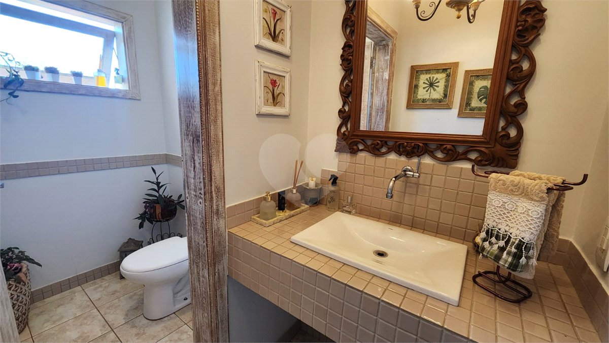 Casa à venda com 4 quartos, sendo 2 suítes, no condomínio Residencial Jardim Primavera, Louveira - SP