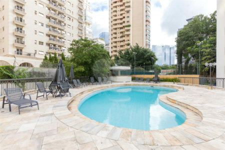 Apartamento à venda com 3 quartos, sendo 2 suítes, em Itaim Bibi, São Paulo, SP