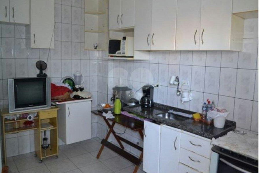 Sobrado à venda com 2 quartos em Vila Nivi, São Paulo, SP