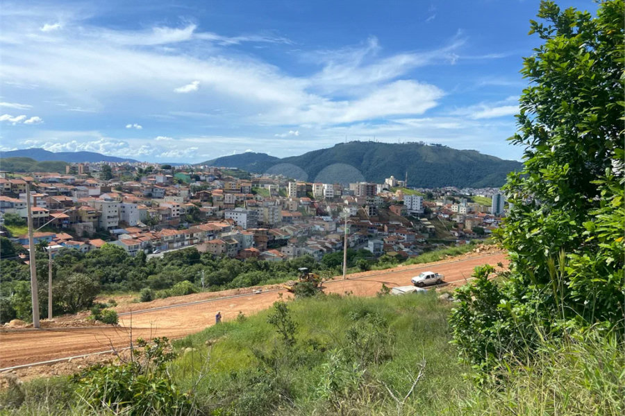 Terreno à venda em Jardim Bandeirantes, Poços de Caldas - MG