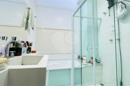 Casa à venda com 3 quartos, sendo 1 suíte, no condomínio Horto Florestal III, Sorocaba - SP