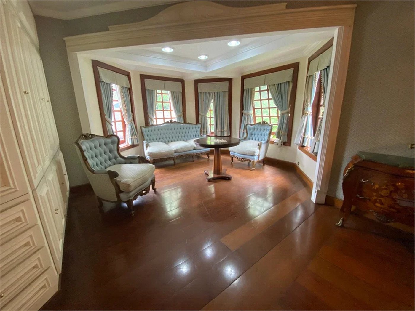 Casa à venda ou para alugar com 5 quartos, sendo 3 suítes, em Fazenda Morumbi, São Paulo, SP