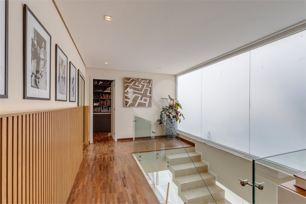 Casa à venda com 4 suítes no condomínio Residencial Canumã, São Paulo - SP