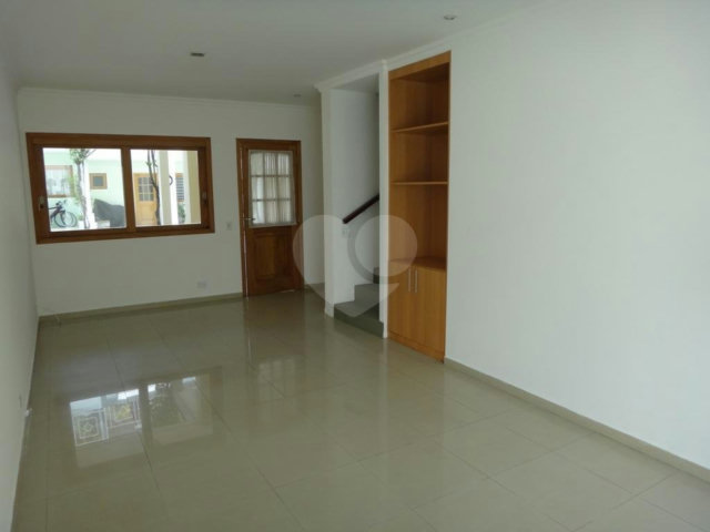Casa para alugar com 4 quartos, sendo 2 suítes,  no condomínio Vila Hípica, São Paulo - SP