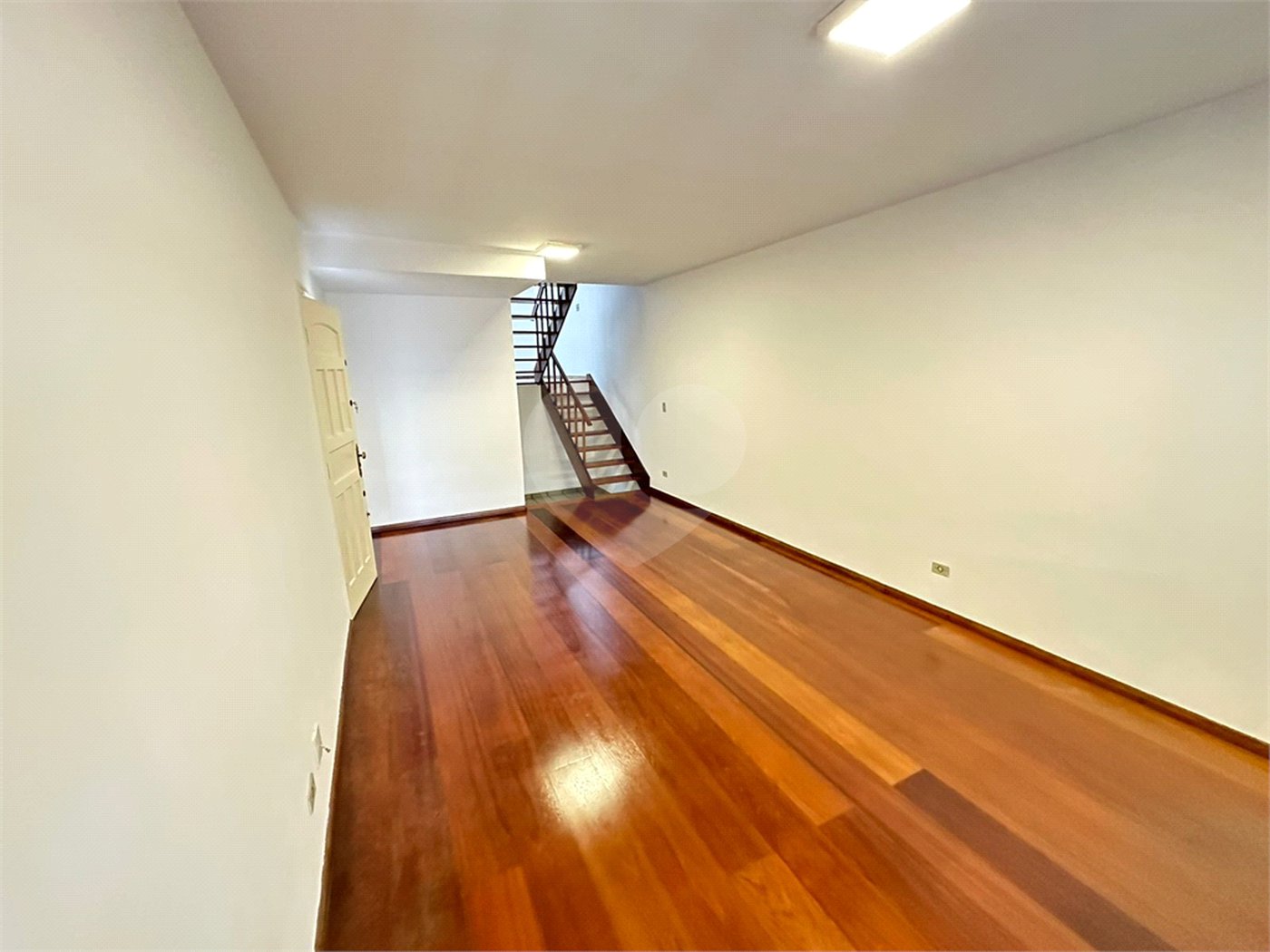 Casa à venda com 3 quartos, sendo 1 suíte, em Jardim Trussardi, São Paulo, SP