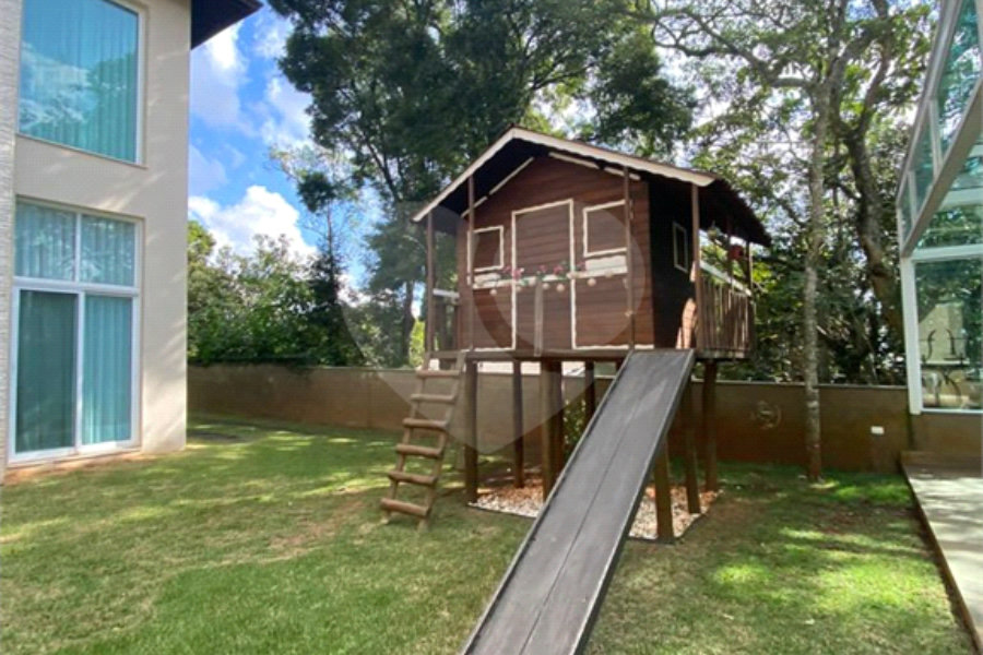 Casa à venda com 3 suítes no condomínio Parque Itatiaia, Mairiporã - SP