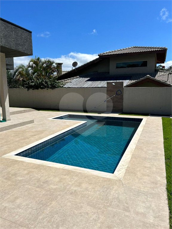 Casa à venda com 3 suítes no condomínio Shamballa 1, Atibaia - SP