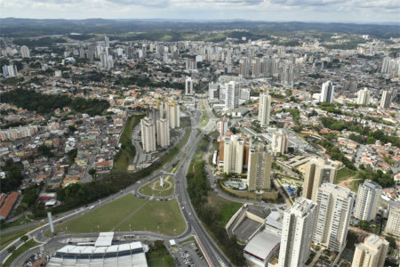 Casa à venda com 3 quartos, sendo 1 suíte, no condomínio Garden Resort, Jundiaí - SP