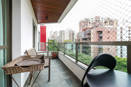 Apartamento à venda com 4 quartos, sendo 2 suítes, em Vila Morumbi, São Paulo, SP