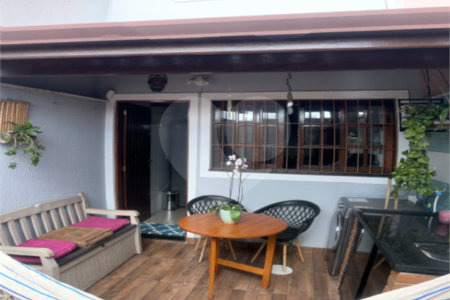 Sobrado à venda com 3 quartos, sendo 1 suíte,  em Vila Marari, São Paulo, SP