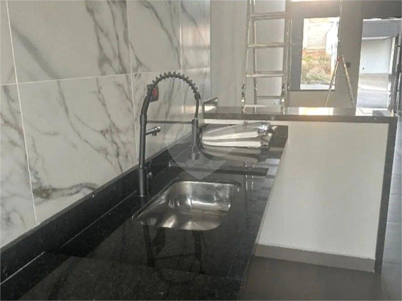 Casa à venda com 3 quartos, sendo 1 suíte, no condomínio Horto Florestal Villagio, Sorocaba - SP