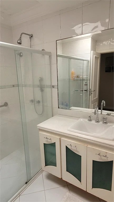 Sobrado à venda com 4 quartos, sendo 3 suítes, em Brooklin Paulista, São Paulo, SP
