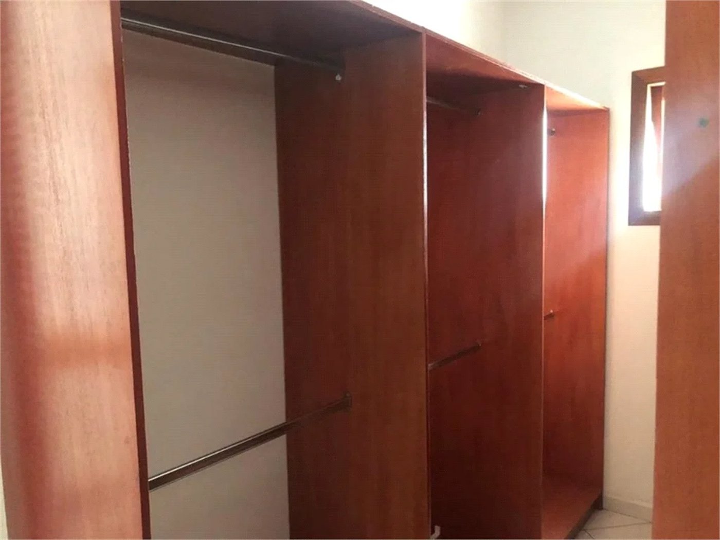 Casa à venda com 4 suítes no condomínio Vila das Emboabas, São Paulo - SP