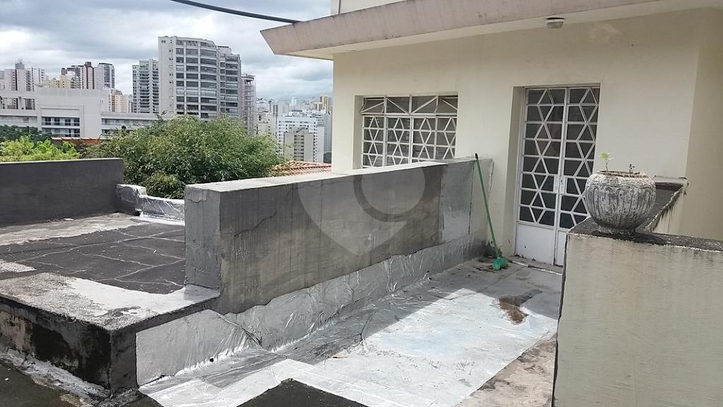 Casa à venda com 6 quartos, sendo 3 suítes,  em Jardim São Bento, São Paulo, SP