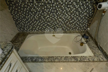 Apartamento à venda com 5 quartos, sendo 2 suítes, em Tijuca, Rio de Janeiro, RJ