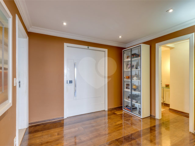 Apartamento à venda com 4 suítes em Jardim Marajoara, São Paulo, SP