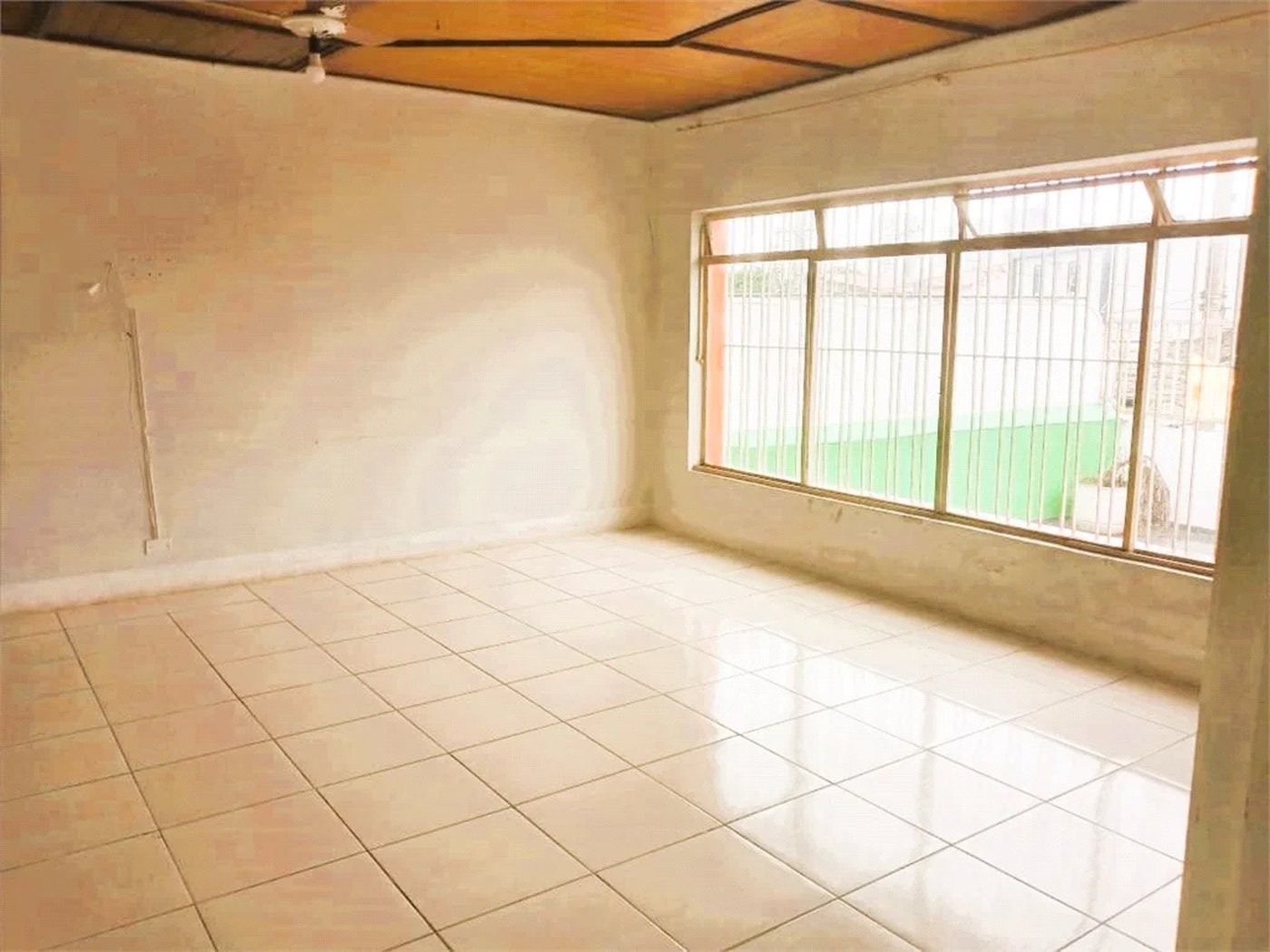 Casa à venda ou para alugar com 7 quartos, sendo 2 suítes, em Jardim Peri Peri, São Paulo, SP