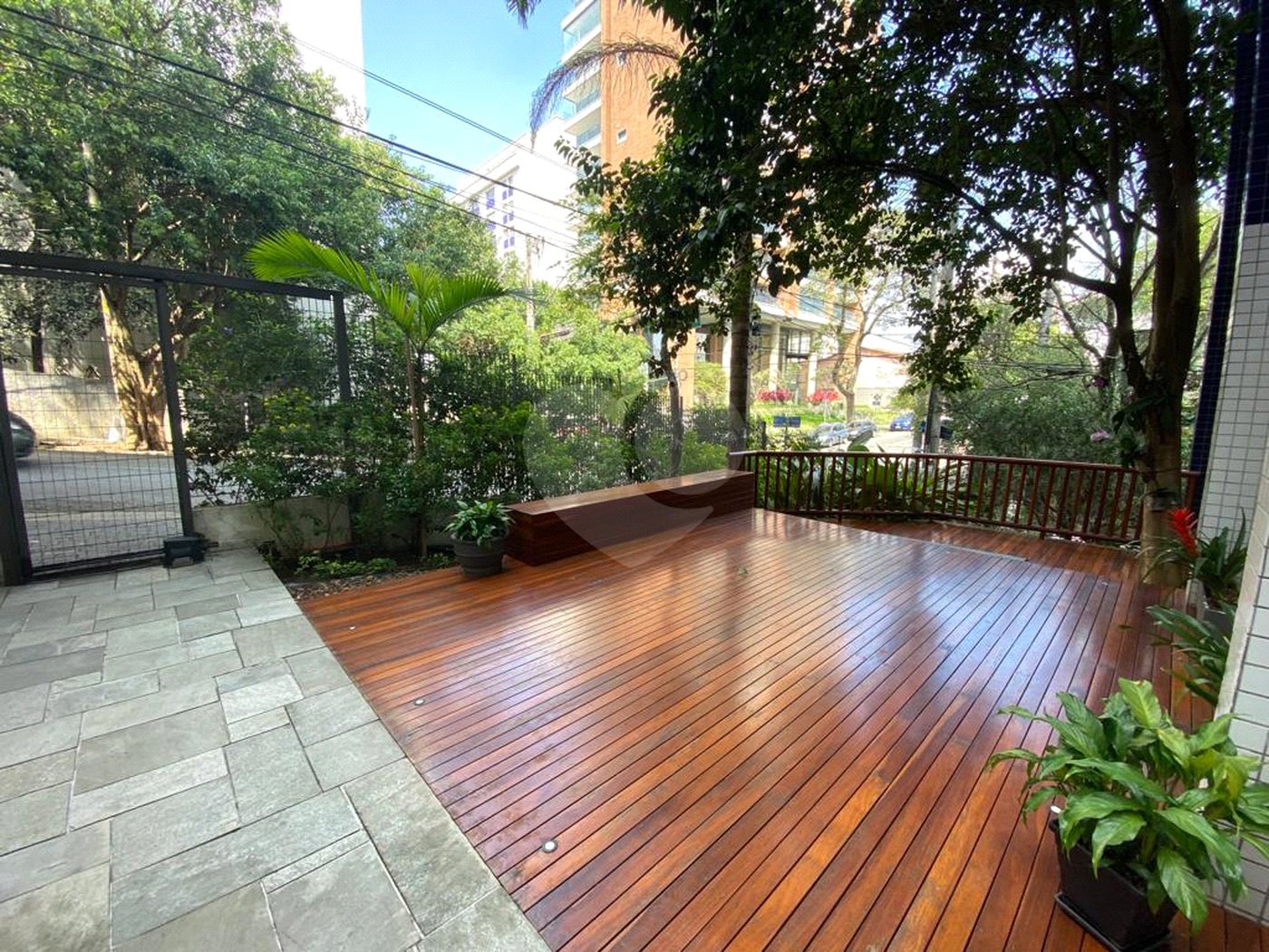 Apto 91 m - Metrô Sumaré, rua arborizada e tranquila. ótima planta, são 03 dorm 1 suite 1 vaga
