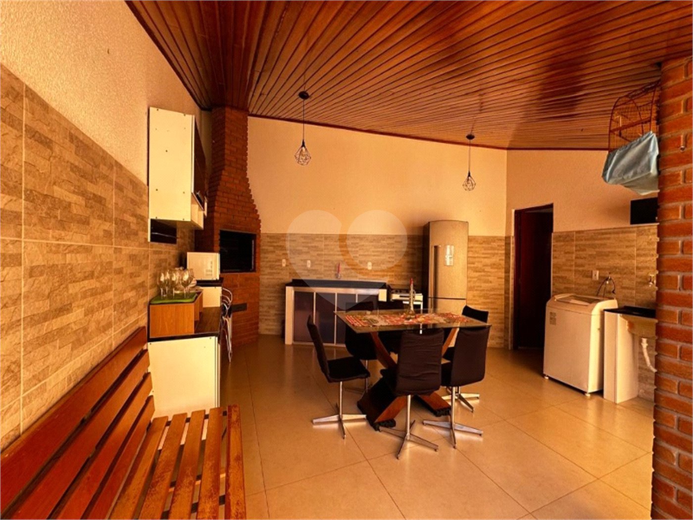 Sobrado à venda com 4 quartos, sendo 1 suíte, em Wanel Ville, Sorocaba, SP
