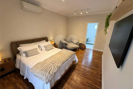 Casa à venda com 3 suítes no condomínio Sunset Brooklin, São Paulo - SP