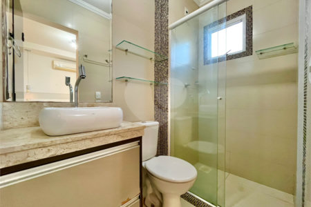 Casa à venda com 3 quartos, sendo 1 suíte, no condomínio Residencial Villa Flora, Votorantim - SP