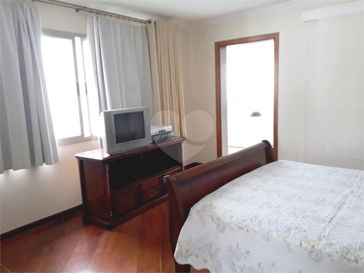 Cobertura à venda com 4 quartos, sendo 3 suítes, em Campo Belo, São Paulo, SP