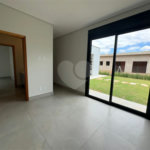 Casa à venda com 4 suítes no condomínio Portal dos Bandeirantes, Salto - SP