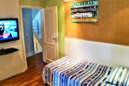 Casa à venda com 5 suítes no condomínio Travessa Tenente Ariston de Oliveira,4, São Paulo - SP