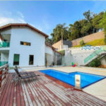 Casa à venda ou para alugar com 4 suítes no condomínio Associação Reserva das Hortênsias, Mairiporã - SP