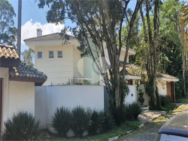 Casa à venda com 3 suítes no condomínio Parque Imperial da Cantareira, Mairiporã - SP