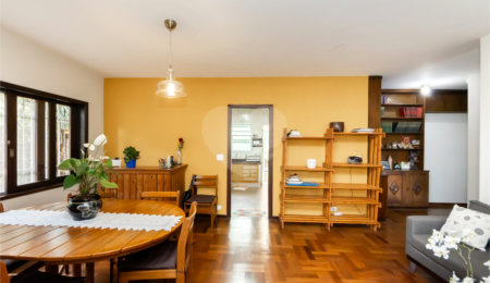 Sobrado à venda com 3 quartos, sendo 1 suíte,  em Jardim Prudência, São Paulo, SP