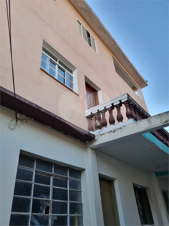 Sobrado à venda com 3 quartos em Vila Basileia, São Paulo, SP