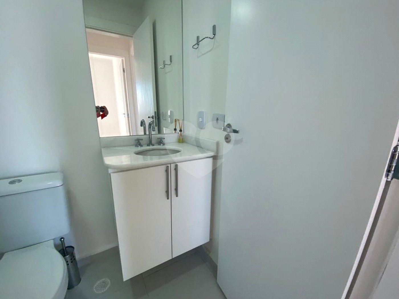 Apartamento à venda ou para alugar com 2 quartos, sendo 1 suíte, em Condomínio Granja Viana Ii, Cotia, SP