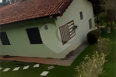 Casa em condomínio à venda com 3 quartos, sendo 1 suíte, no Centro, Bom Jesus dos Perdões, SP