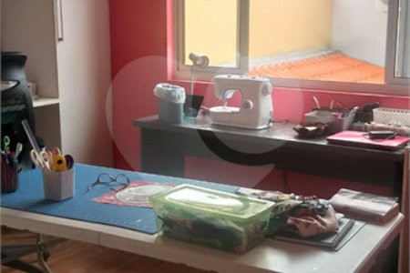 Casa à venda ou para alugar com 3 quartos, sendo 1 suíte, em Parque das Colinas, Valinhos, SP