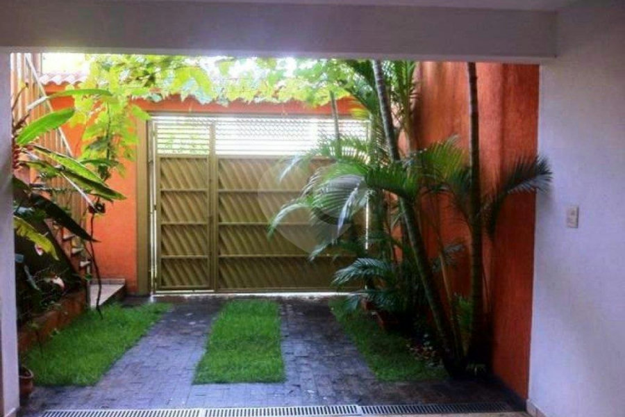 Sobrado à venda com 3 quartos, sendo 1 suíte, em Parque Continental II, Guarulhos, SP