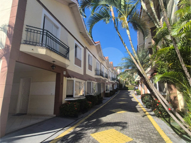 Casa à venda com 3 quartos, sendo 1 suíte,  no condomínio Mariana, São Paulo - SP