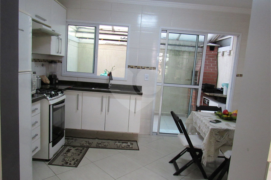 Casa à venda com 2 suítes no condomínio Real Residencial Julia, São Paulo - SP