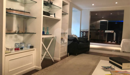 Sobrado à venda com 4 quartos, sendo 2 suítes,  em Chácara Monte Alegre, São Paulo, SP
