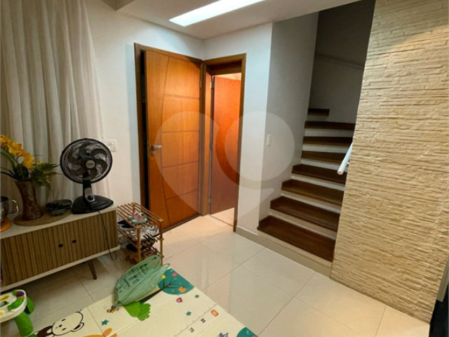 Casa à venda com 3 quartos, sendo 1 suíte,  no condomínio Villagio Campo Grande, São Paulo - SP