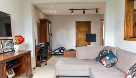 Casa de Vila à venda com 3 quartos, sendo 1 suíte,  em Vila Maria Baixa, São Paulo, SP