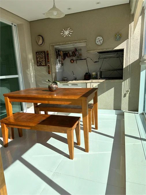 Apartamento à venda com 3 suítes em Vila Suzana, São Paulo, SP