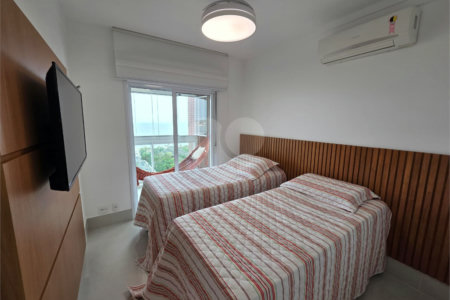 Apartamento à venda com 4 quartos, sendo 2 suítes, em Enseada, Guarujá, SP