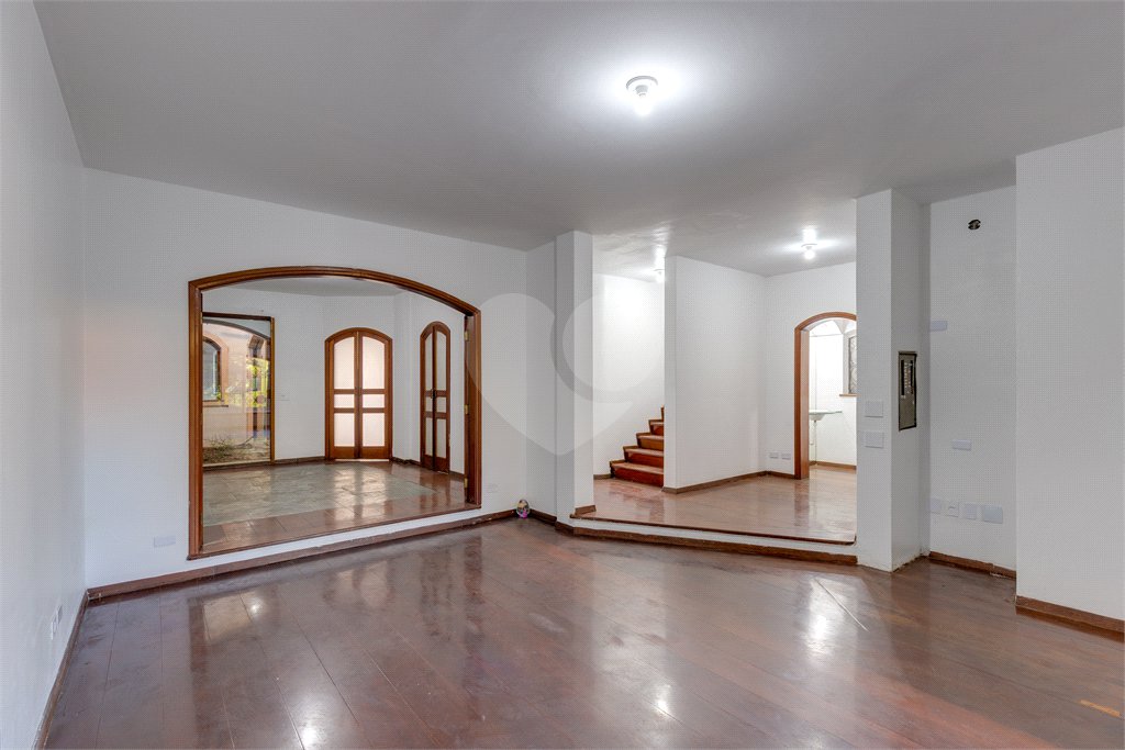 Sobrado à venda com 4 quartos, sendo 2 suítes, em Brooklin, São Paulo, SP