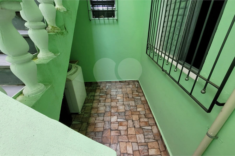 Casa à venda com 4 quartos, sendo 1 suíte, em Parque Maria Domitila, São Paulo, SP