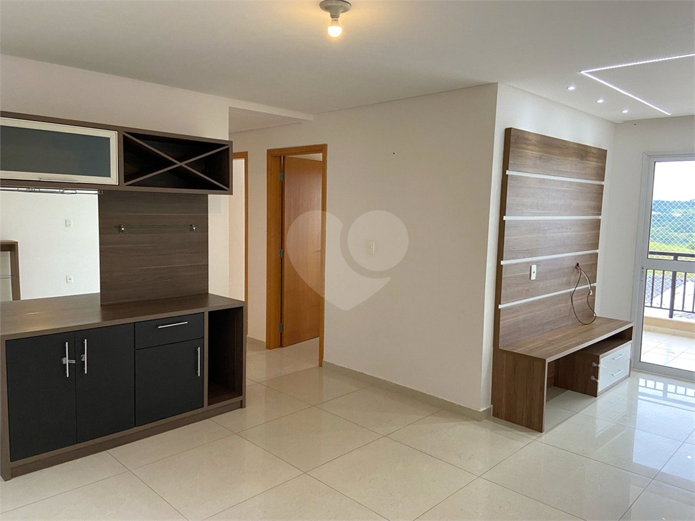 Apartamento à venda com 3 quartos, sendo 1 suíte, em Jardim Estoril, São José dos Campos, SP