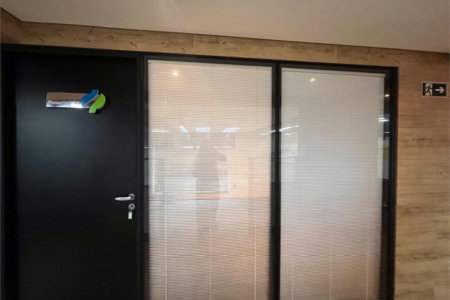 Prédio Corporativo em Santos | 4 Pavimentos | Galpão com Pé-Direito Duplo | Estrutura para +200 Pessoas | Compra Ou Locação